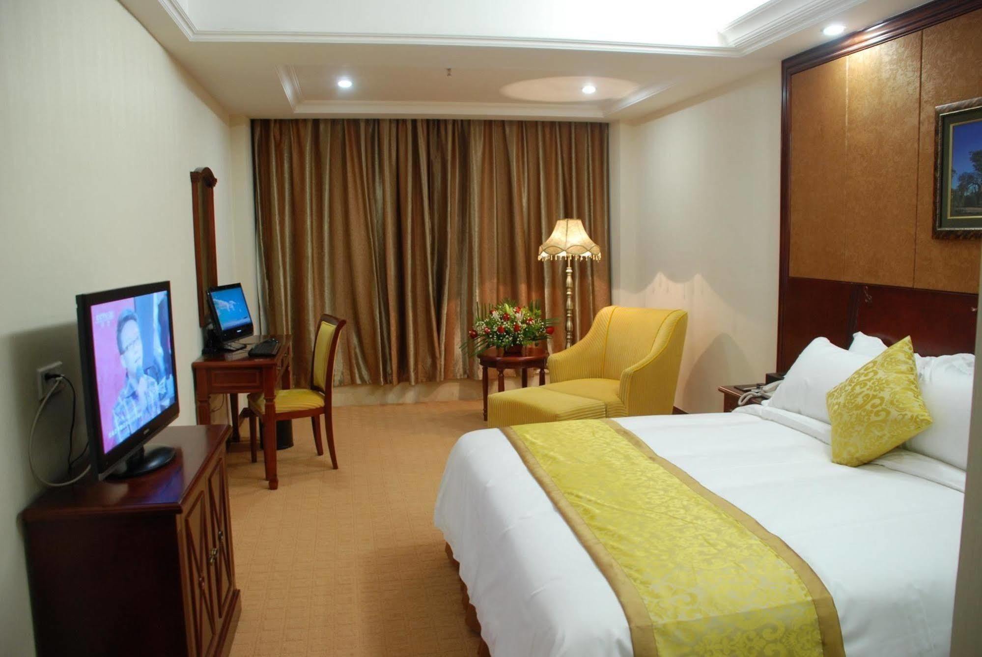 Vienna Hotel Shenzhen Pingdi Exterior foto